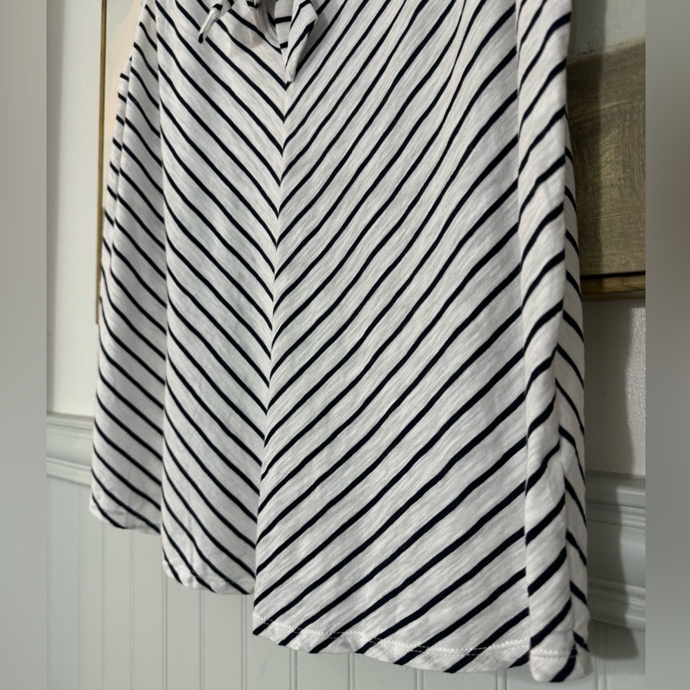 LOFT Outlet Double V Striped Knotted Tank Black & White Size Lg - Picture 7 of 11